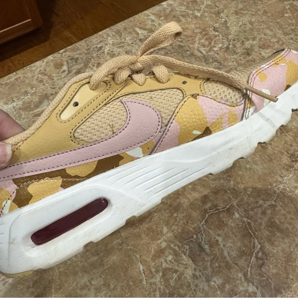 Nike Camo Air Max SC Shoes Women’s 7 Sesame Pink Camo Rare Sneakers